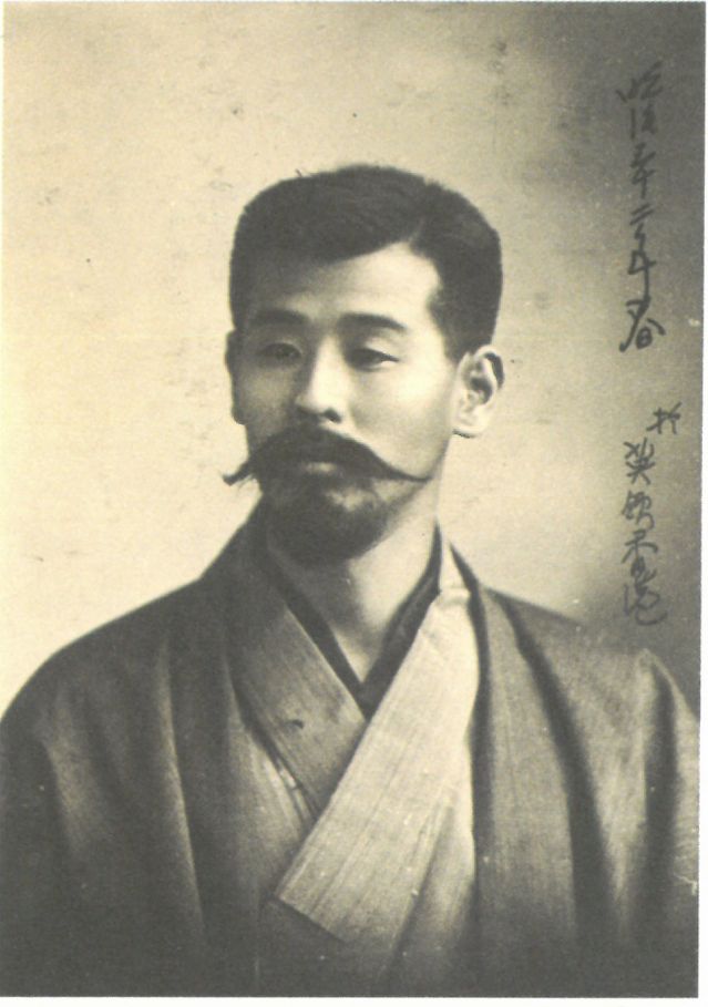 1-15、照片：1899年的梅屋莊吉留影.jpg