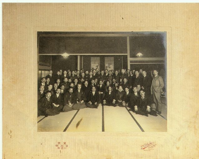 2-5、照片：孫中山與日本友人的合影.jpg