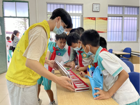 阜沙鎮(zhèn)禁毒信息〔2022〕第254期--【禁毒攻堅(jiān)】“無毒青春，健康校園”—阜沙鎮(zhèn)開展禁毒宣傳進(jìn)校園